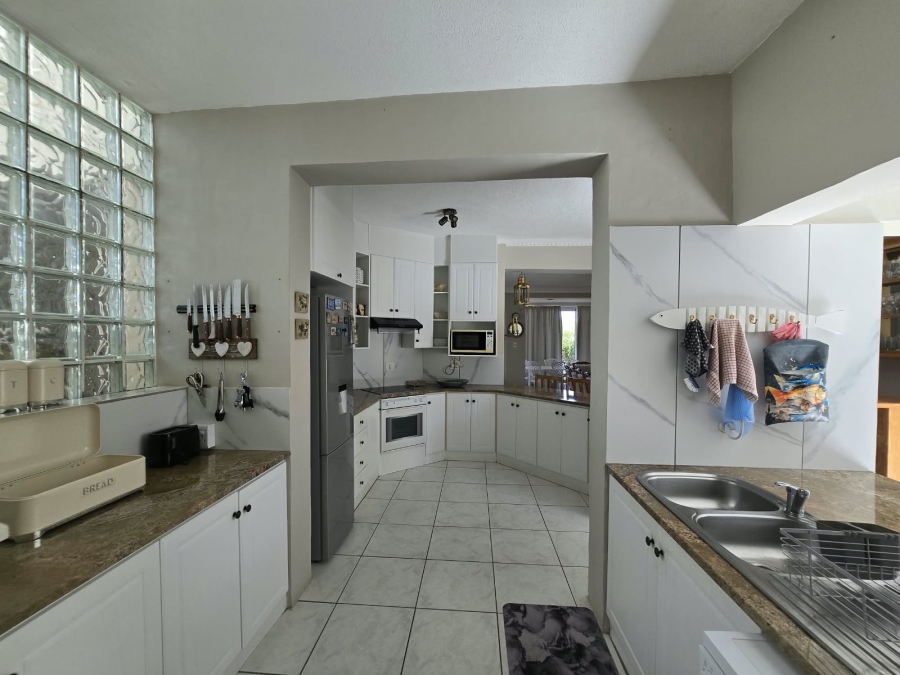 4 Bedroom Property for Sale in Royal Alfred Marina Eastern Cape